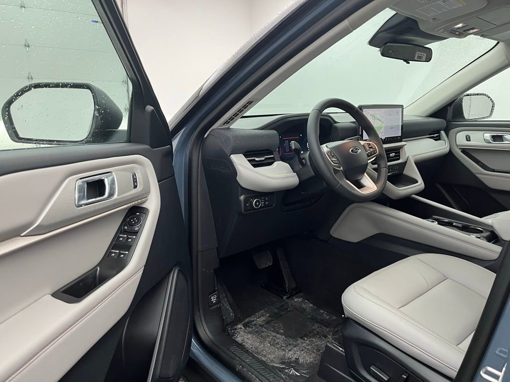 New 2026 Ford Explorer Active w/ Active Comfort Package image 17