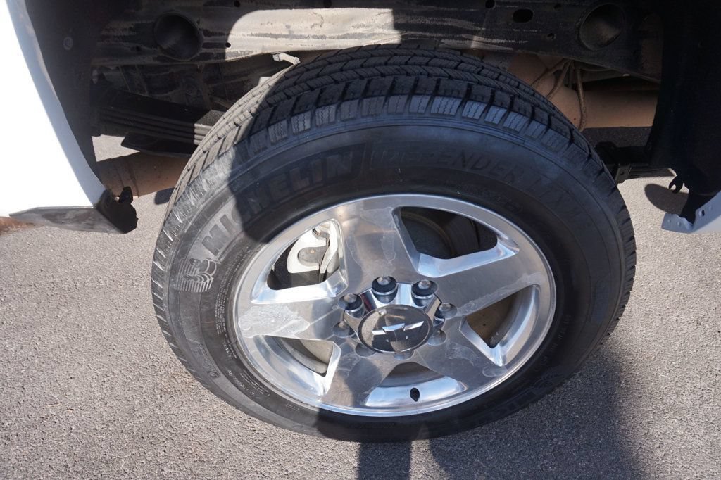 Used 2015 Chevrolet Silverado 2500 LT w/ LT Convenience Package RWD image 16