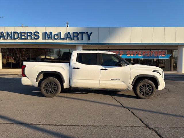 Used 2022 Toyota Tundra SR5 w/ Convenience Package RWD image 3