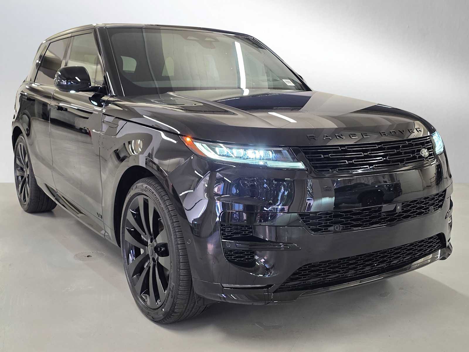 New 2026 Land Rover Range Rover Sport Dynamic SE AWD/4WD image 7
