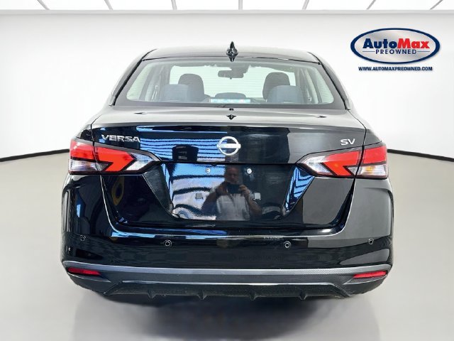 Used 2024 Nissan Versa SV FWD image 7