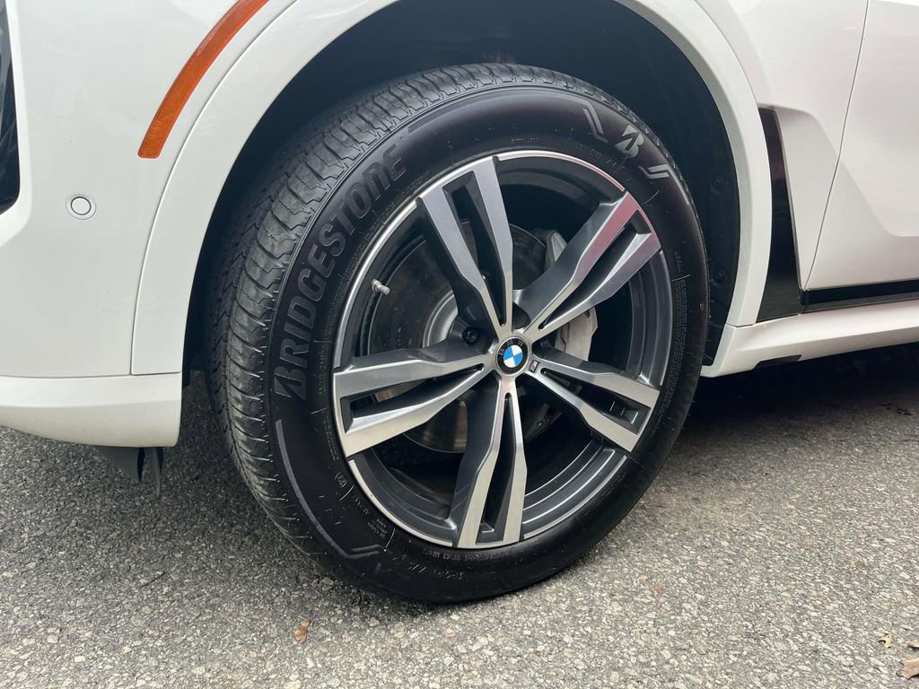 Used 2024 BMW X7 xDrive40i w/ M Sport Package image 6