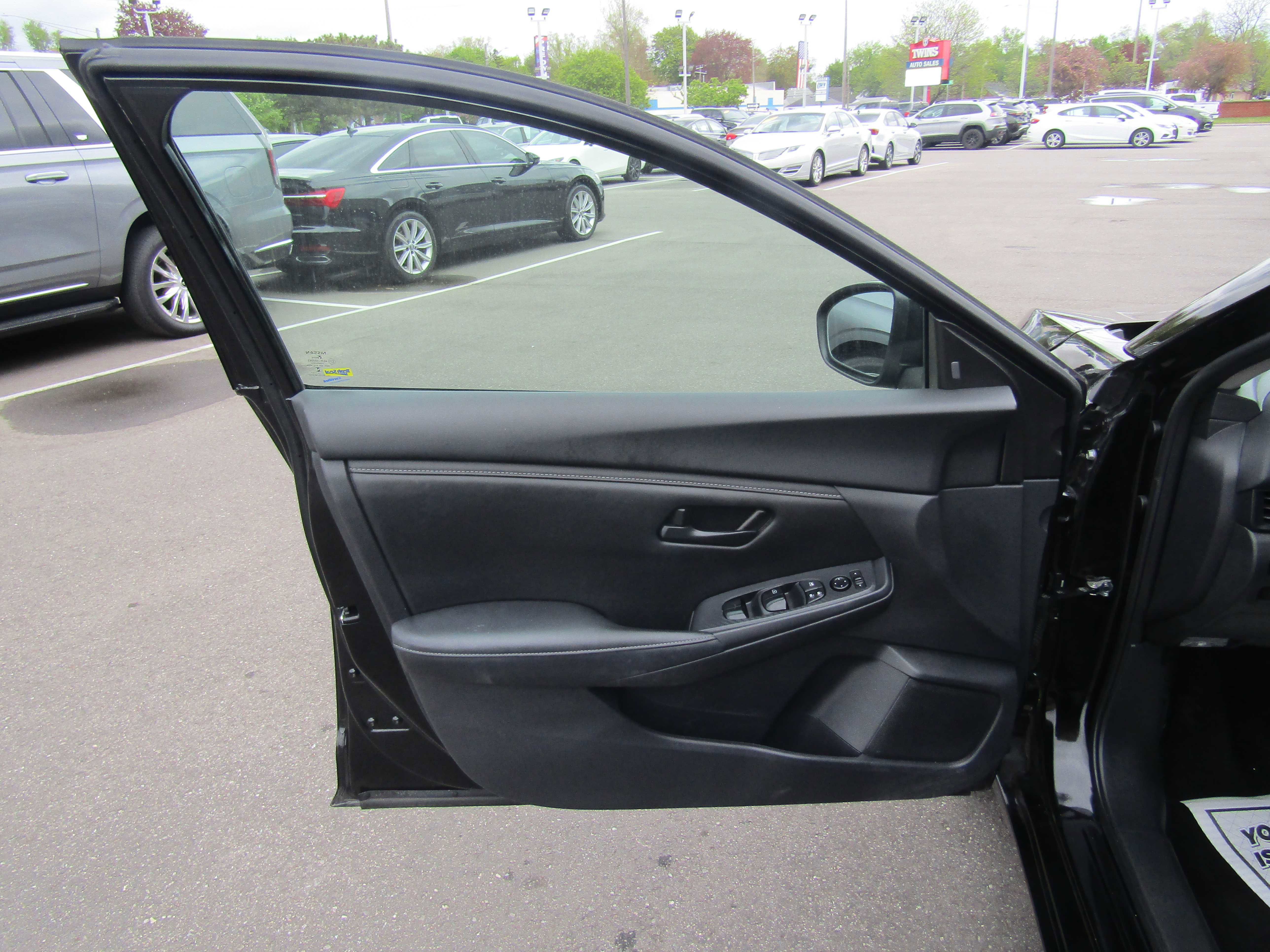 Used 2025 Nissan Sentra S FWD image 8