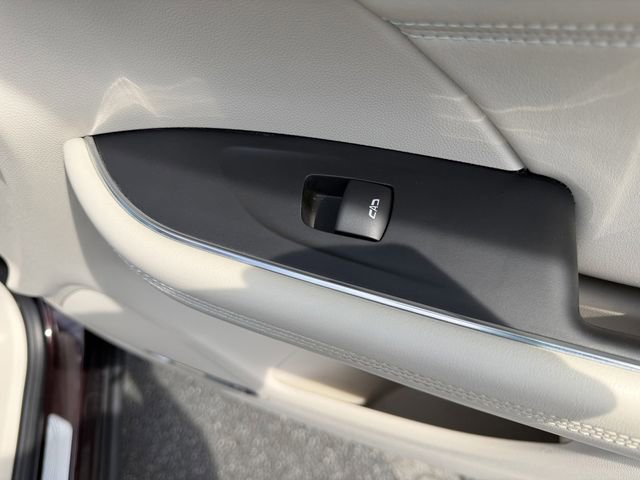 Used 2022 Buick Envision Avenir w/ Technology Package II image 43