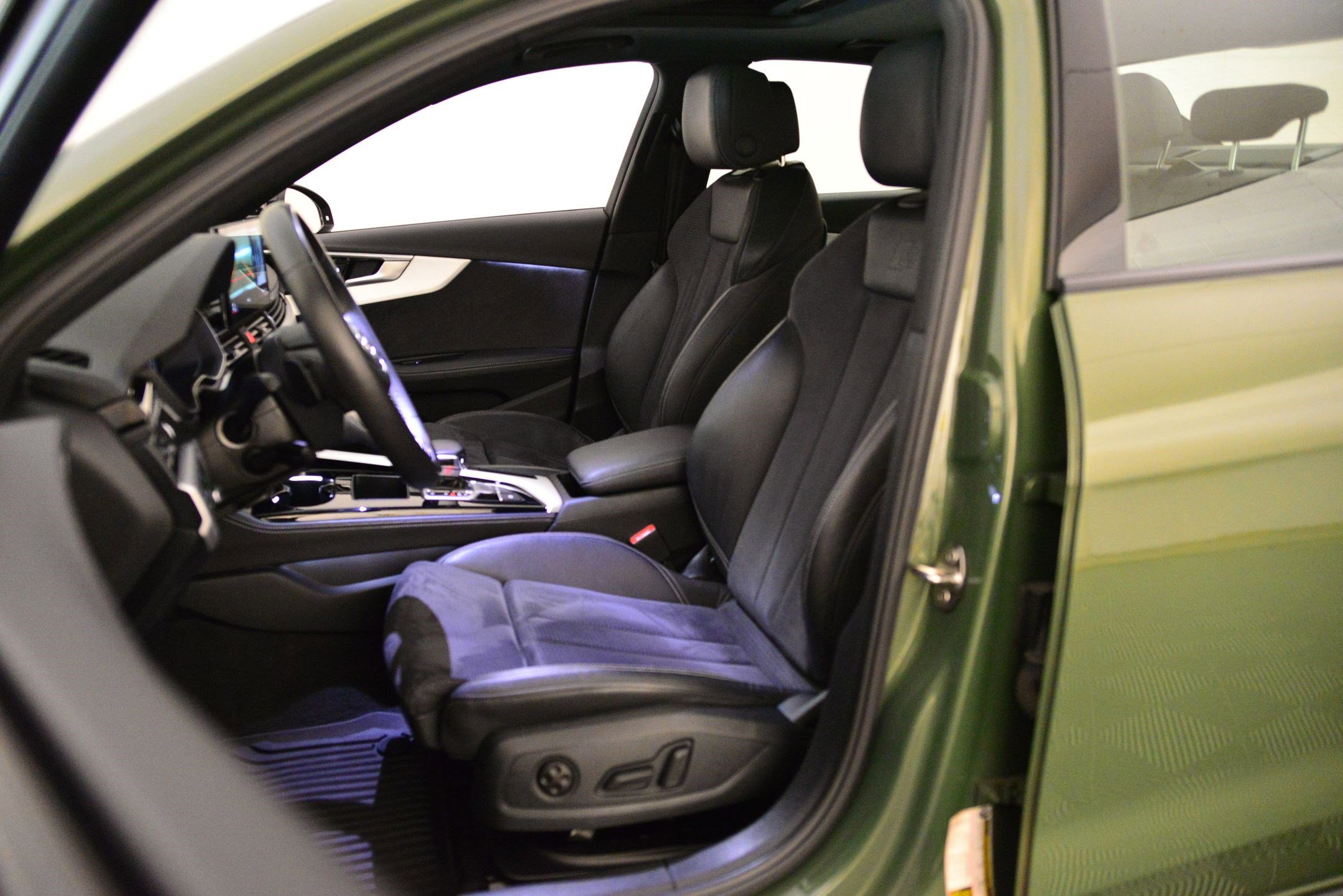 Used 2023 Audi A4 2.0T Premium Plus w/ Premium Plus Package image 4