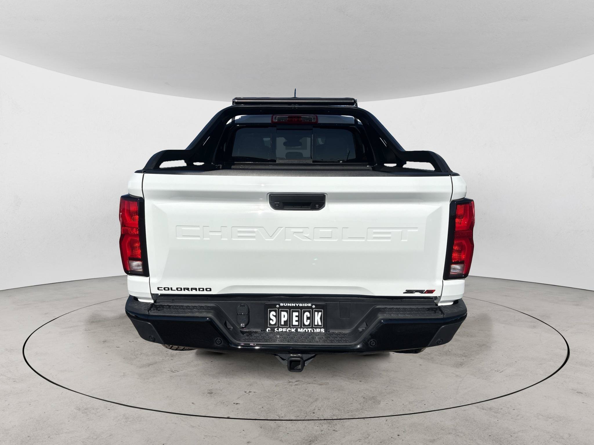 Used 2025 Chevrolet Colorado ZR2 w/ Midnight Edition AWD/4WD image 4