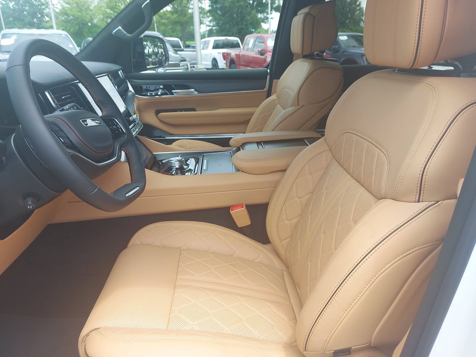 New 2026 Jeep Grand Wagoneer L Summit AWD/4WD image 17