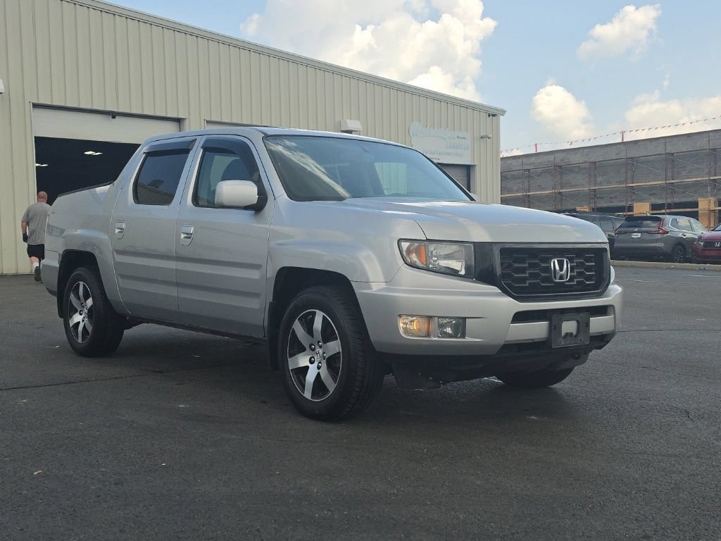Used 2014 Honda Ridgeline SE image 2