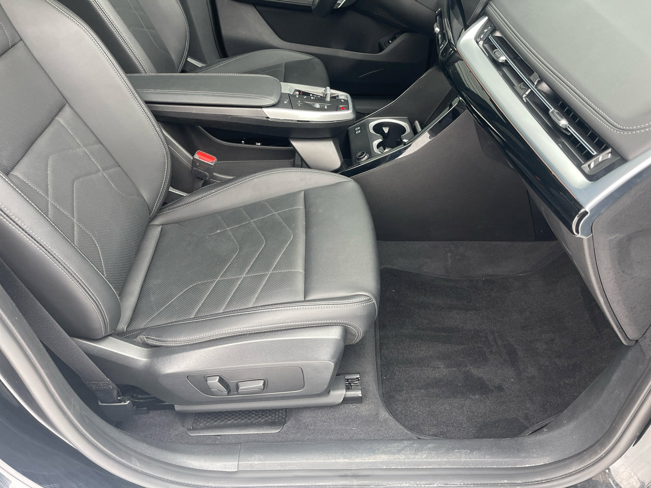 Used 2025 BMW X1 xDrive28i image 14