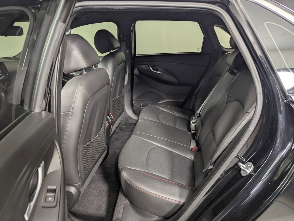 Used 2018 Hyundai Elantra GT Sport FWD image 25
