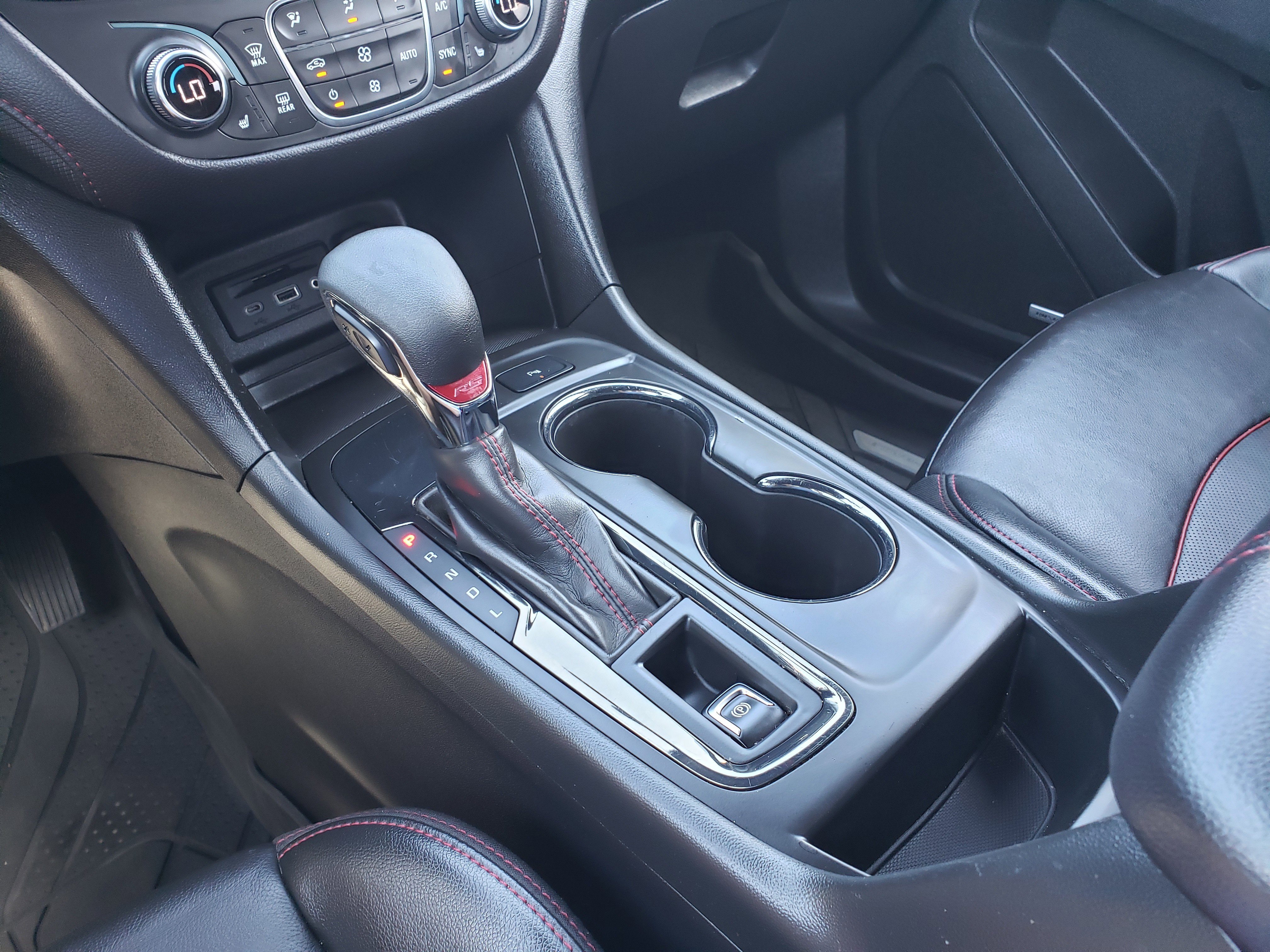 Used 2023 Chevrolet Equinox RS w/ RS Leather Package FWD image 24