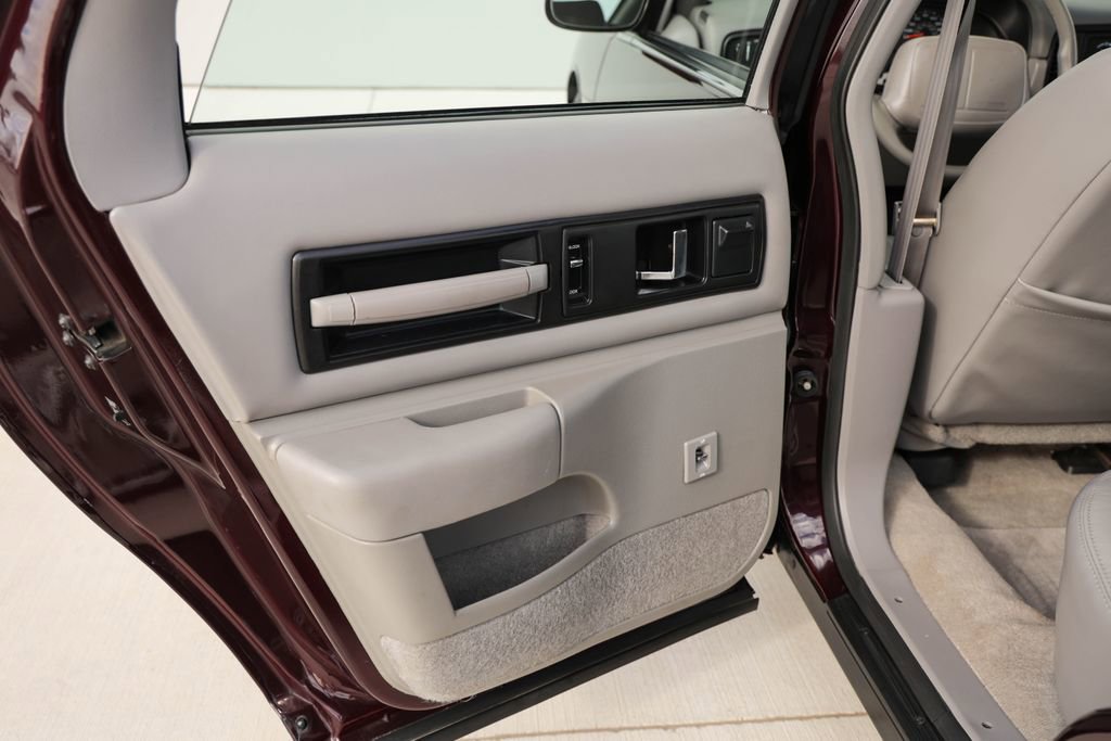 Used 1996 Chevrolet Impala SS RWD image 23