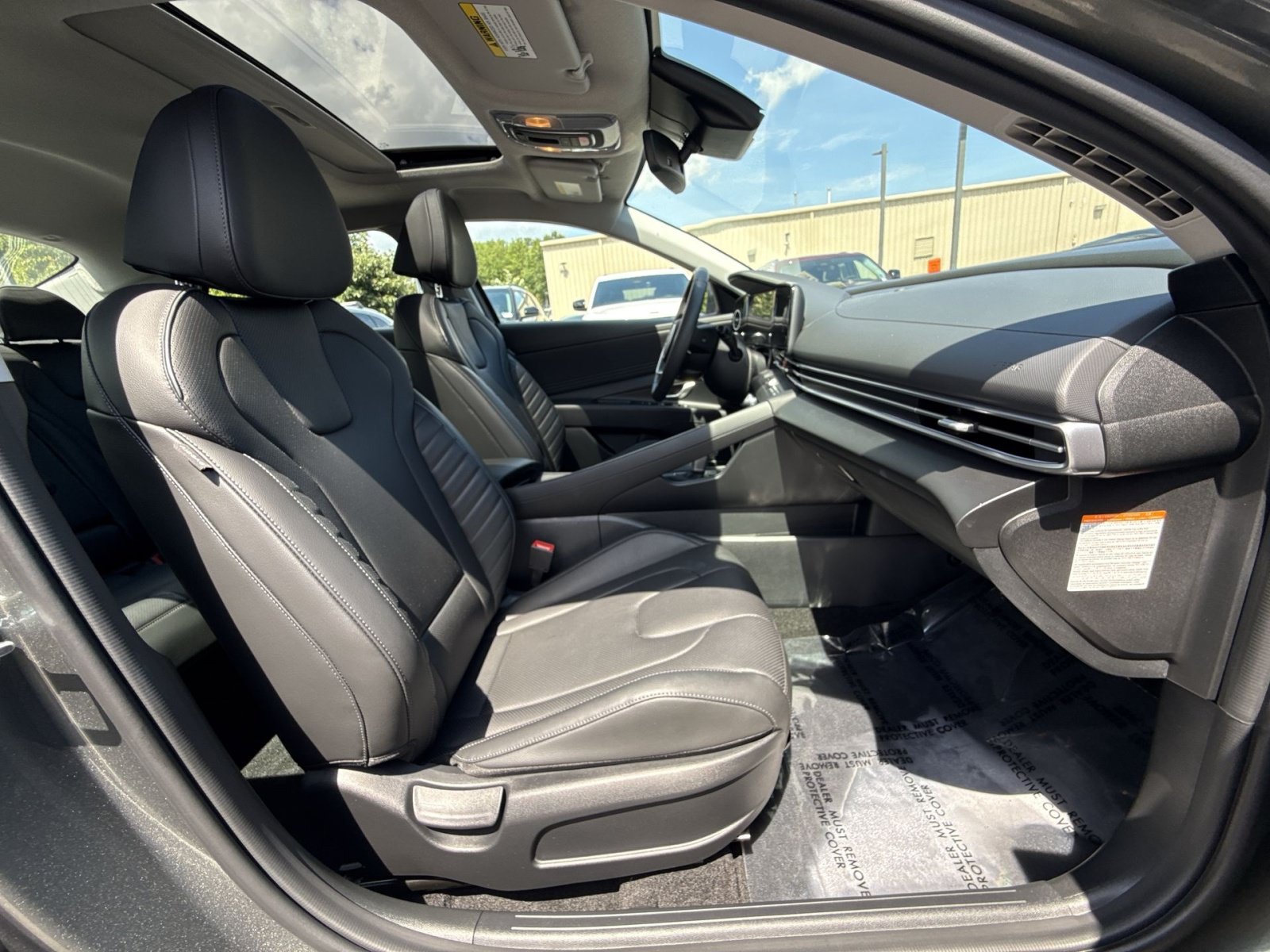 Used 2025 Hyundai Elantra Limited FWD image 28