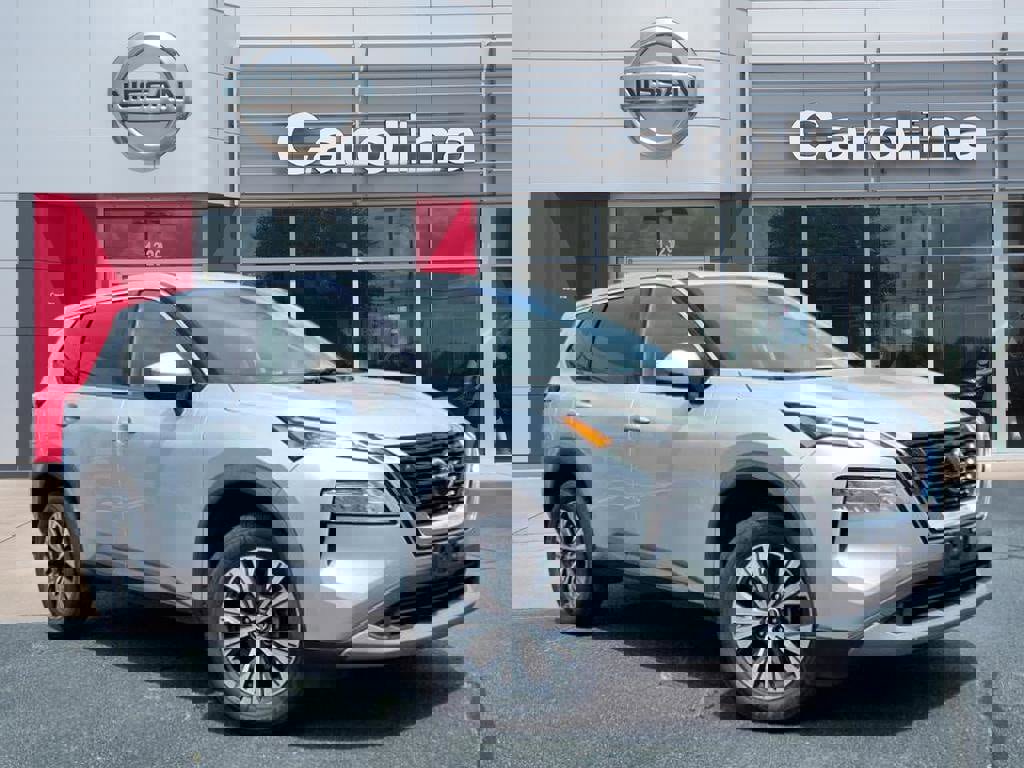 Used 2021 Nissan Rogue SV image 1