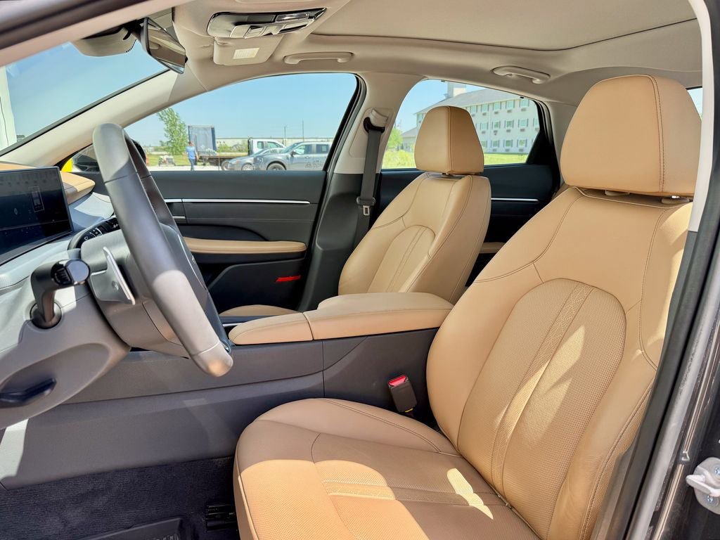 Used 2024 Hyundai Sonata Limited FWD image 11