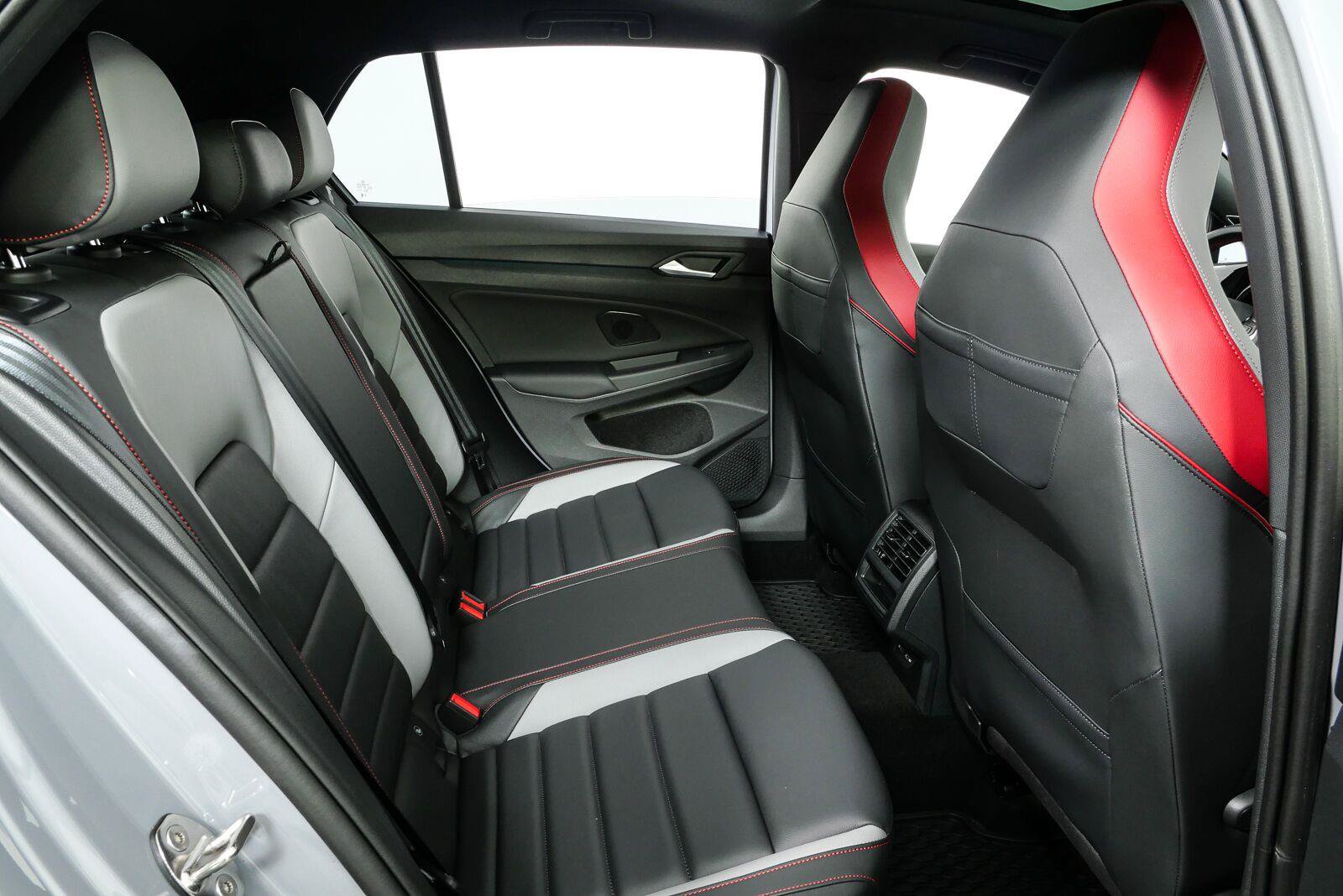Used 2025 Volkswagen GTI SE FWD image 22