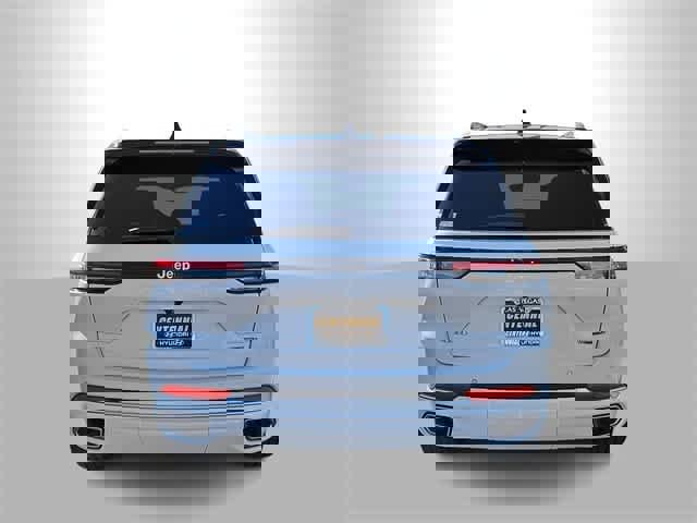 Used 2022 Jeep Grand Cherokee Summit image 7