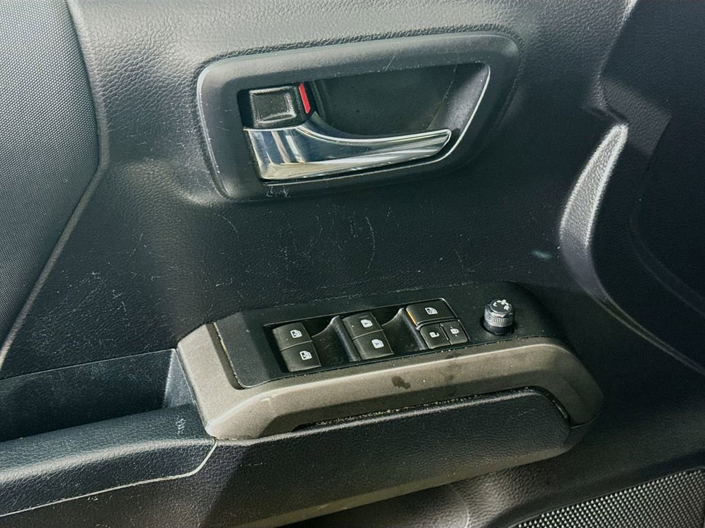 Certified 2021 Toyota Tacoma TRD Off-Road image 12