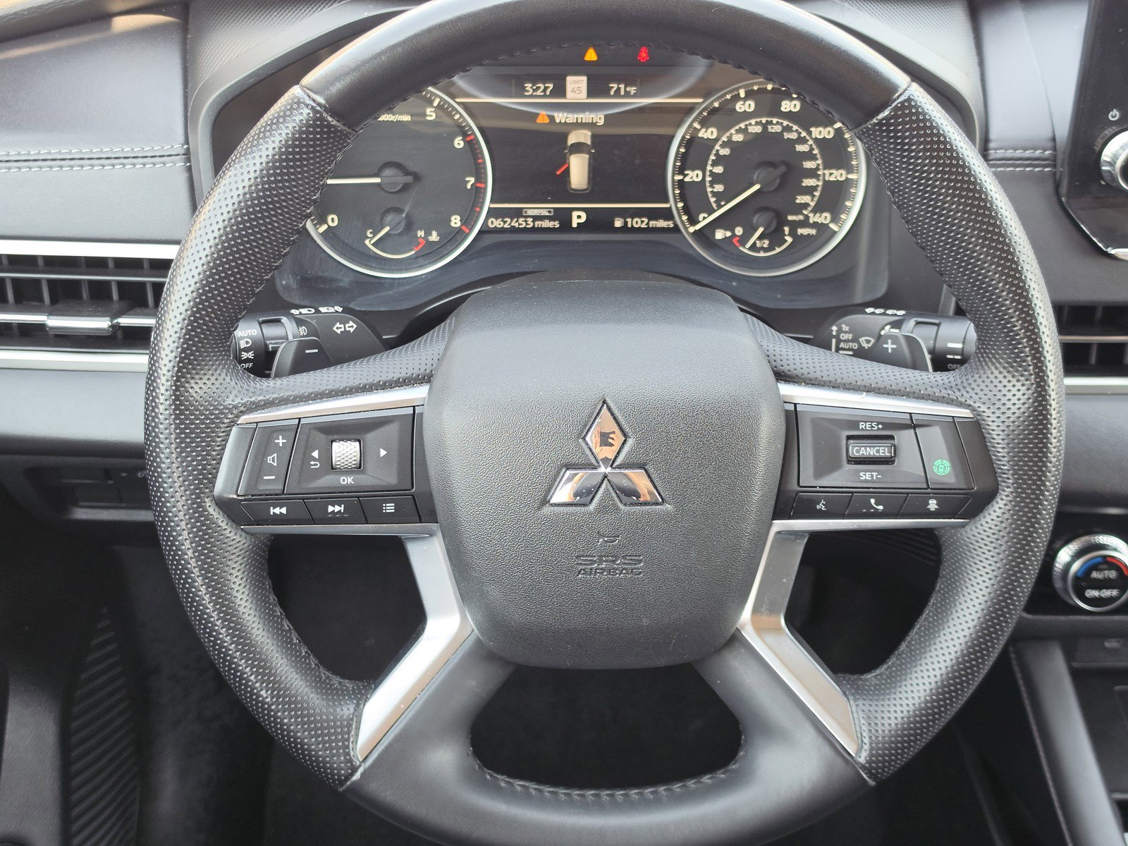 Used 2024 Mitsubishi Outlander SE image 18