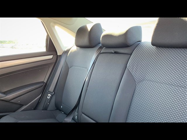 Used 2013 Volkswagen Passat 2.5 S FWD image 11