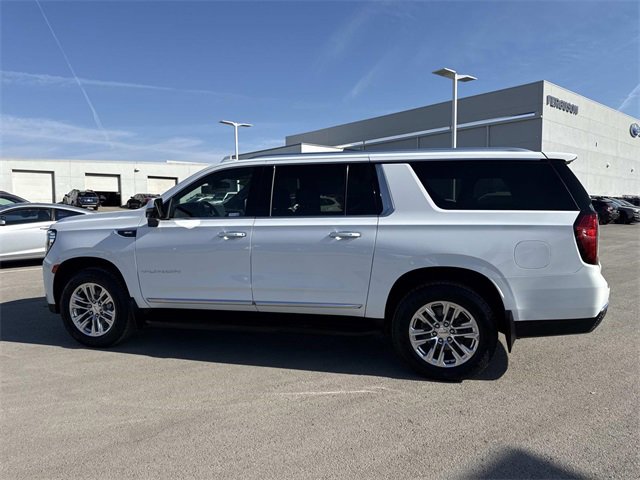 Used 2021 GMC Yukon XL SLT w/ SLT Luxury Package image 7