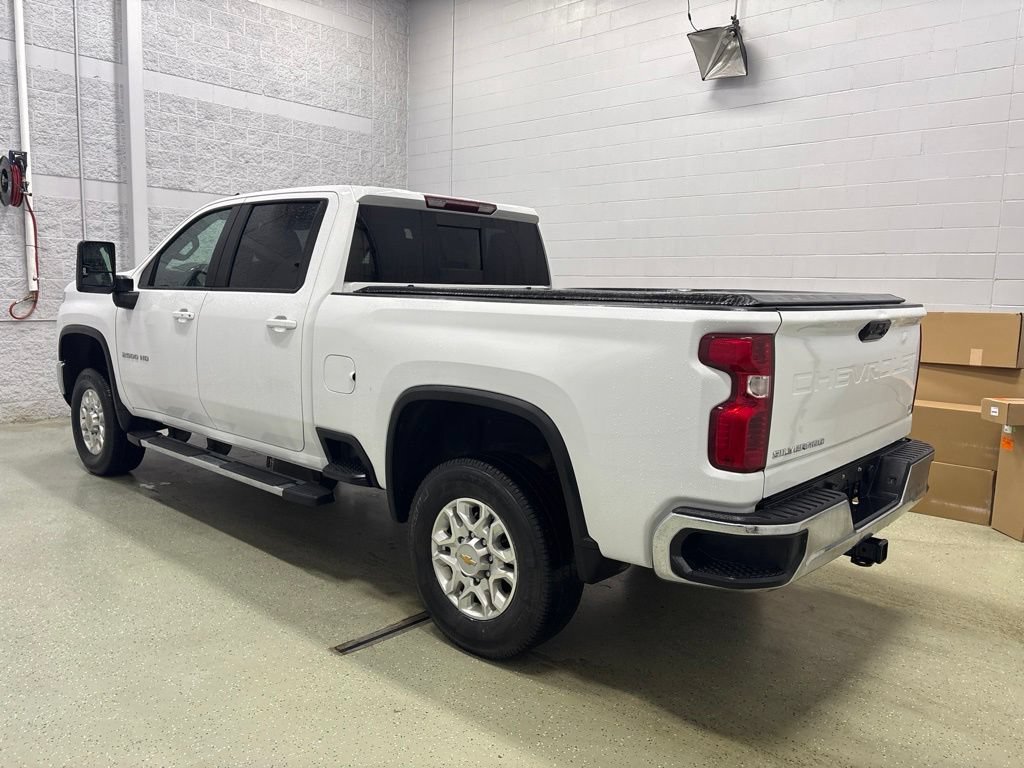 Used 2024 Chevrolet Silverado 2500 LT w/ Convenience Package AWD/4WD image 7
