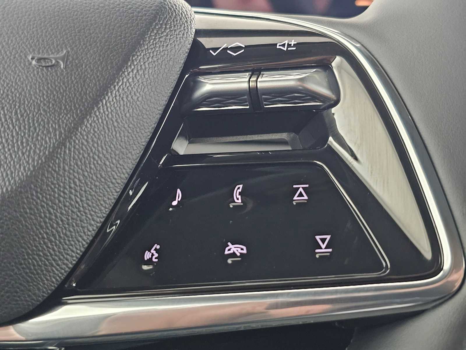 New 2026 Cadillac Optiq Luxury 1 image 29