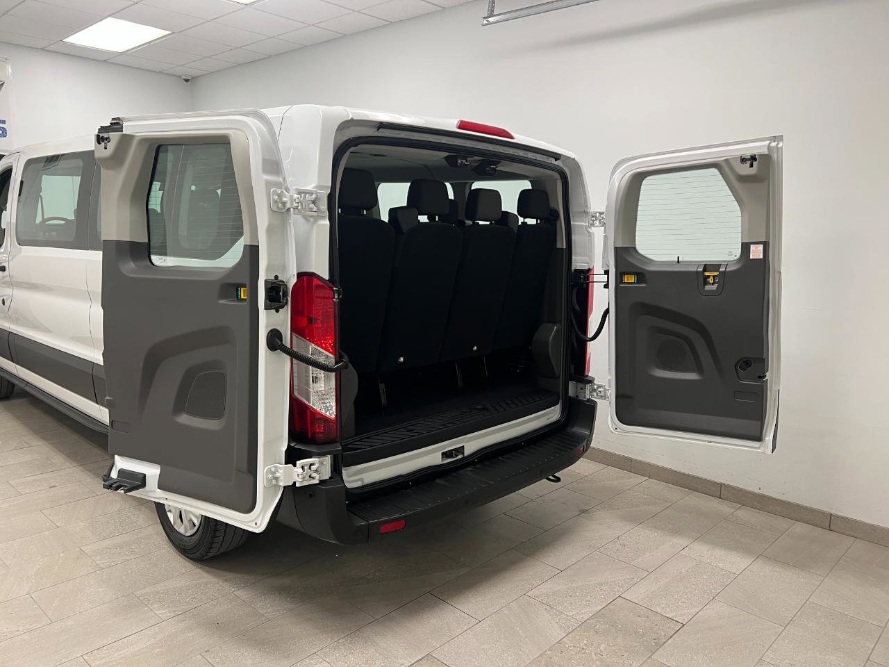 Used 2024 Ford Transit 350 XLT RWD image 21