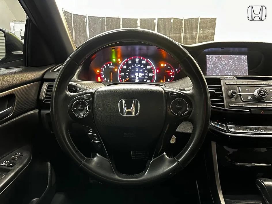 Used 2017 Honda Accord Sport image 10