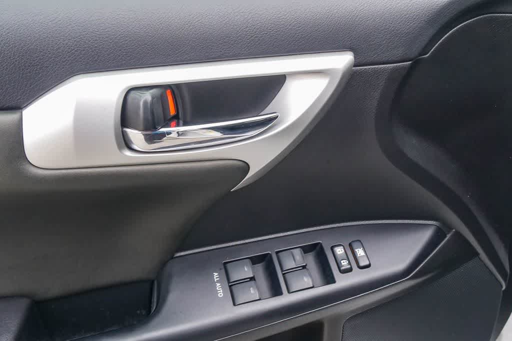 Used 2013 Lexus CT 200h w/ Premium Pkg w/Navigation FWD image 19