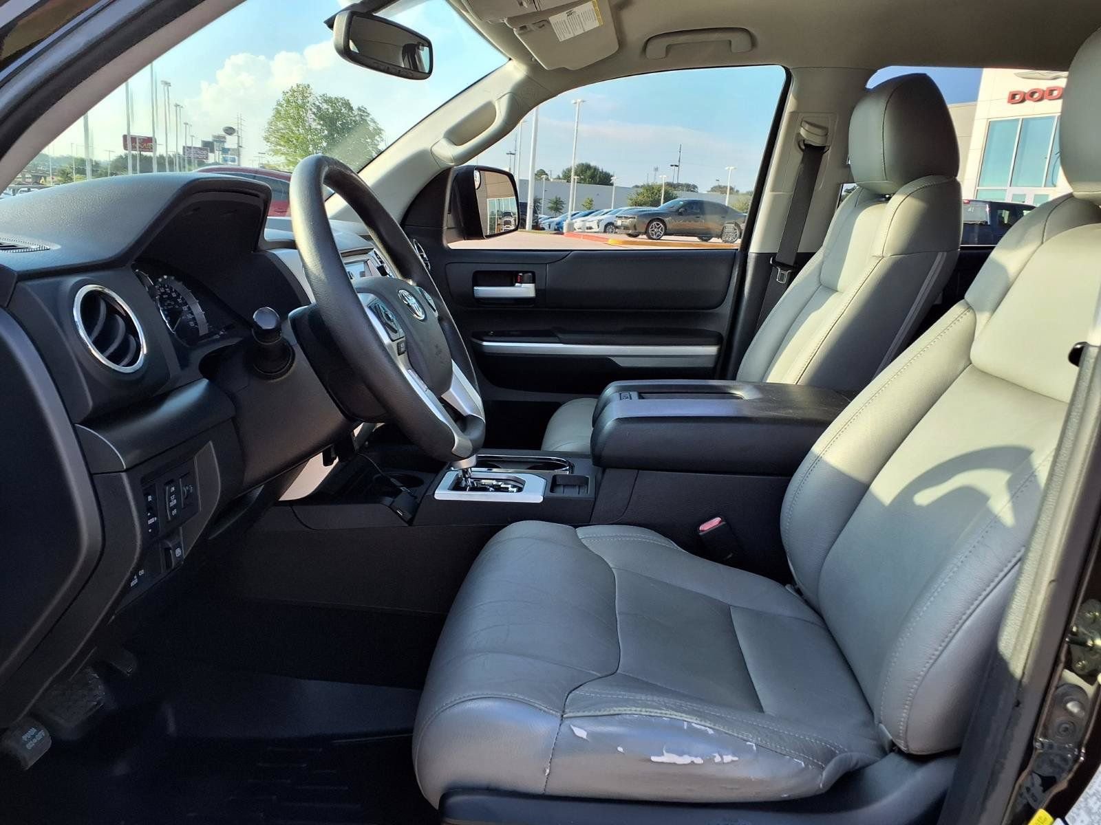Used 2014 Toyota Tundra SR5 w/ SR5 Upgrade Package RWD image 15