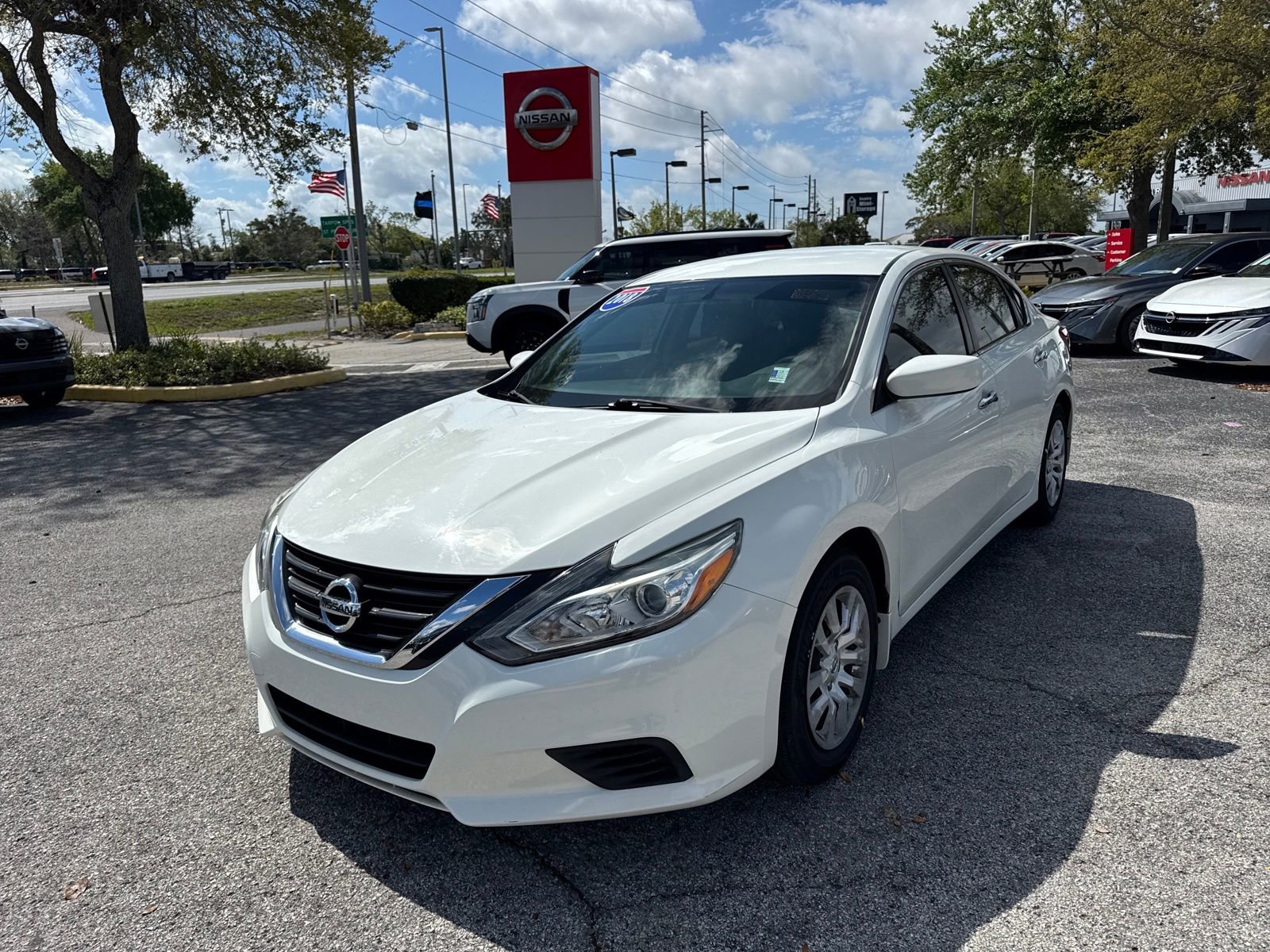 Used 2018 Nissan Altima 2.5 S w/ S Convenience Package image 3