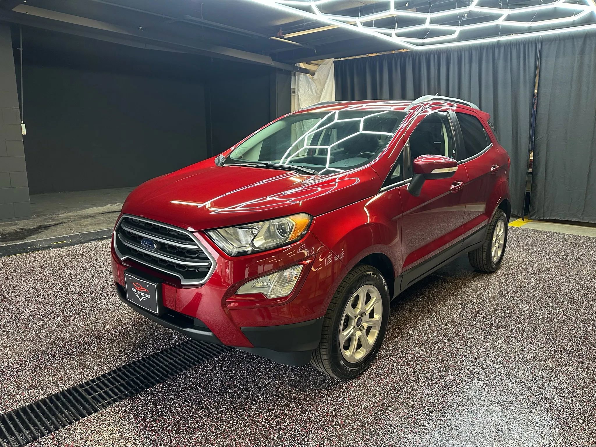 Used 2019 Ford EcoSport SE w/ SE Convenience Package image 3