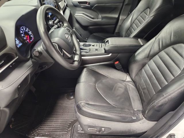 Used 2022 Toyota Highlander L FWD image 18