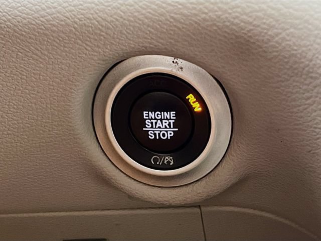 Used 2019 Chrysler Pacifica Touring-L Plus w/ Advanced Safetytec Group FWD image 16