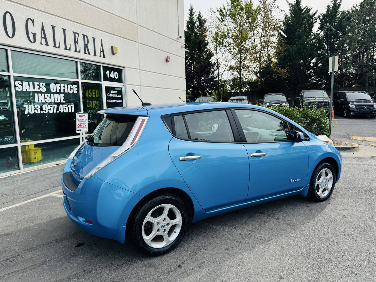 Used 2013 Nissan Leaf SV w/ Protection Pkg FWD image 4