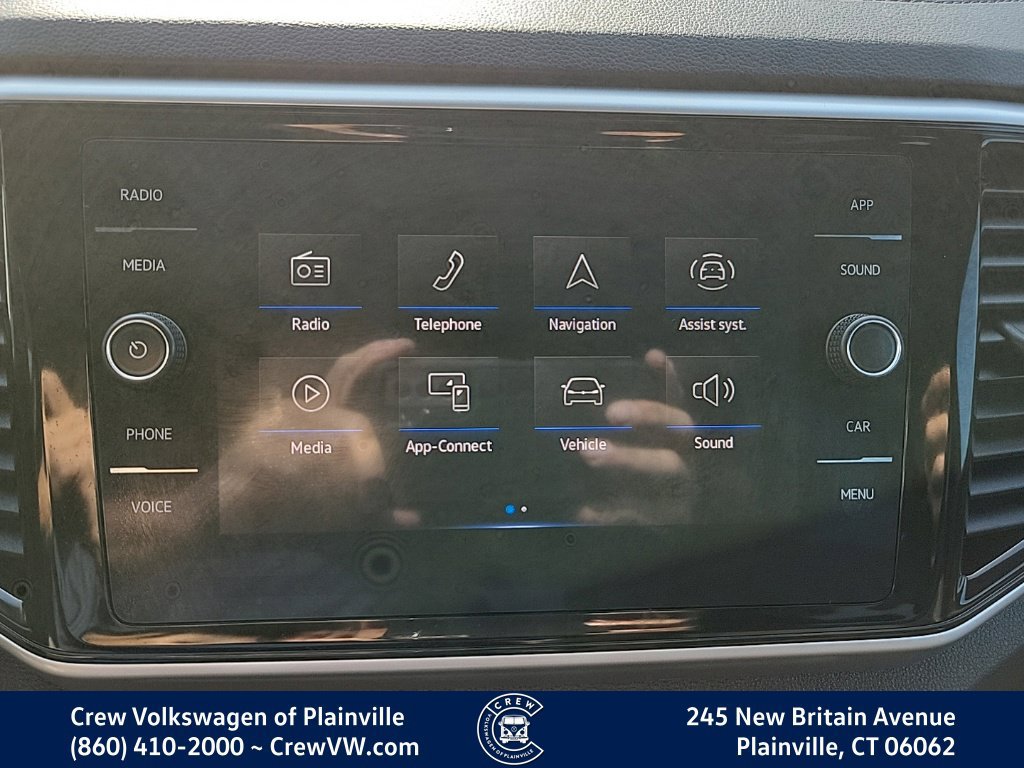 Certified 2023 Volkswagen Atlas Cross Sport SE w/ Panoramic Sunroof Package AWD/4WD image 6