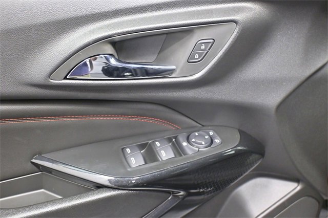 New 2025 Chevrolet Trax RS w/ Sunroof Package image 17