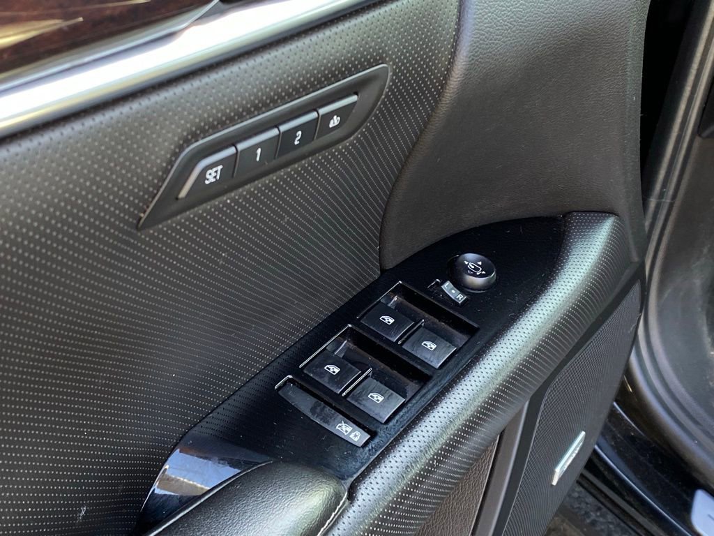 Used 2015 Cadillac XTS Luxury image 10