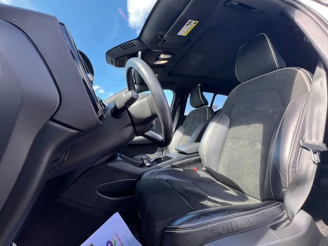 Used 2021 Volvo XC40 P8 Recharge w/ Advanced Package image 16