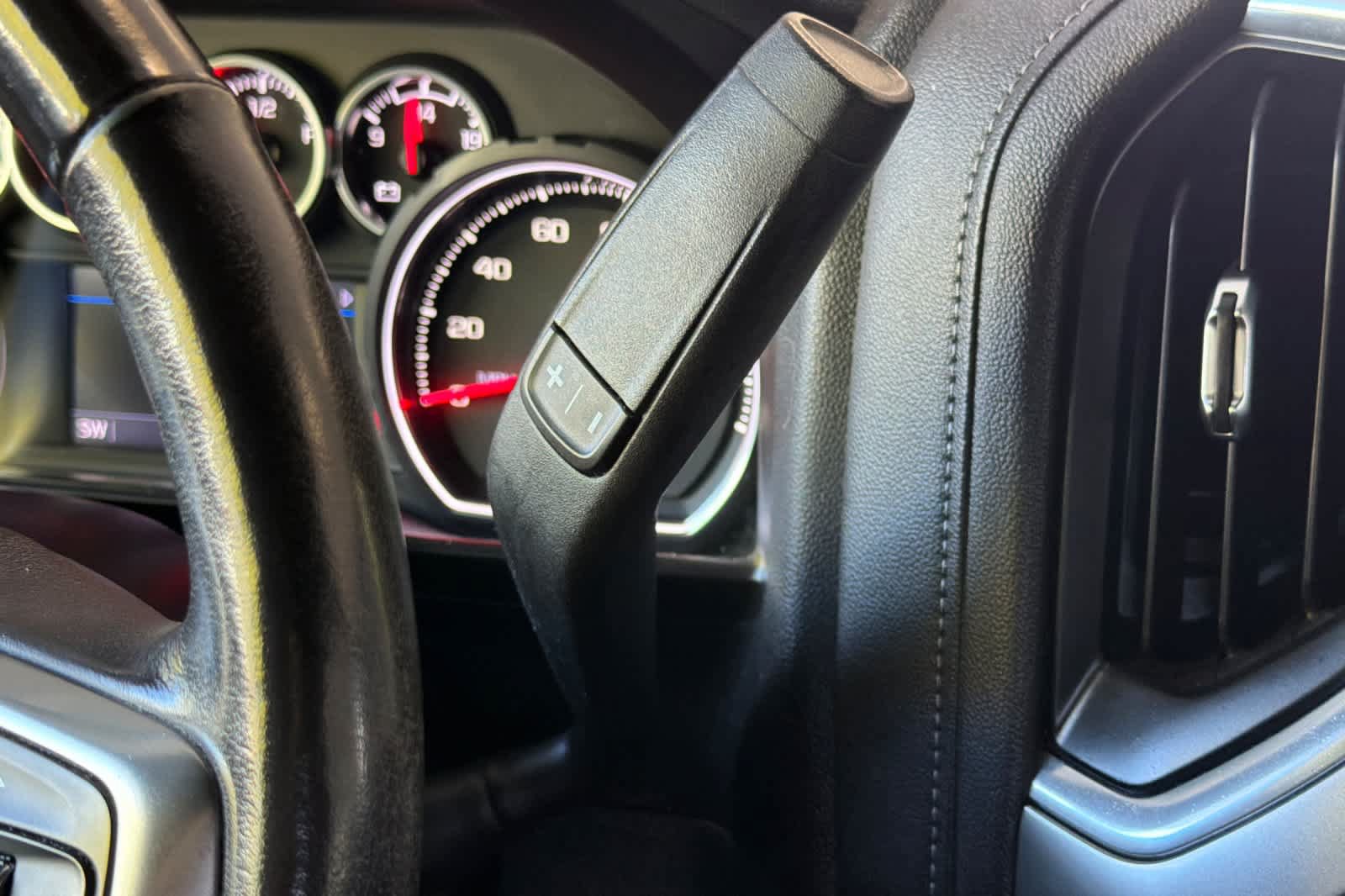 Used 2020 Chevrolet Silverado 1500 RST AWD/4WD image 23