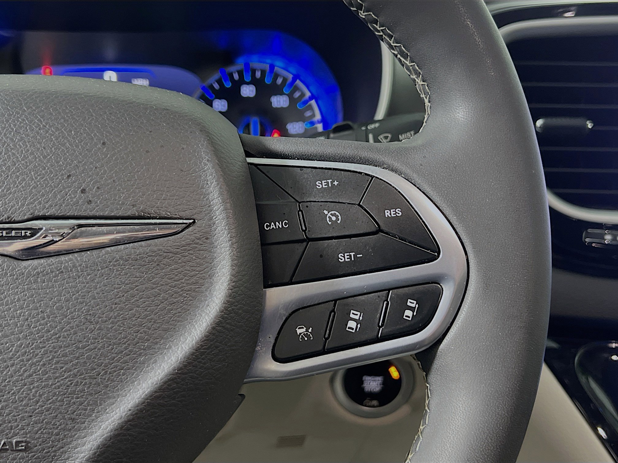 Used 2022 Chrysler Pacifica Touring-L image 20