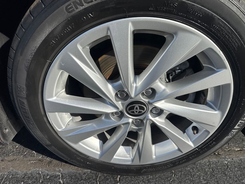 Used 2021 Toyota Camry LE AWD/4WD image 14