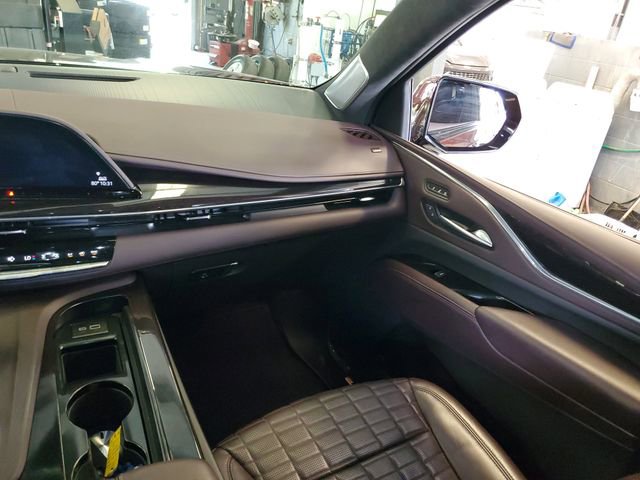 Used 2023 Cadillac Escalade Sport Platinum w/ LPO, ONYX Package AWD/4WD image 14