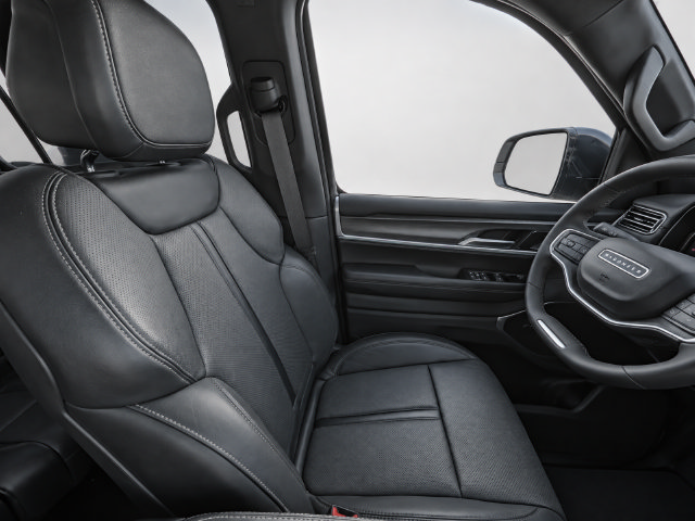 Used 2024 Jeep Wagoneer Series II w/ Flexible Seating Group RWD image 16