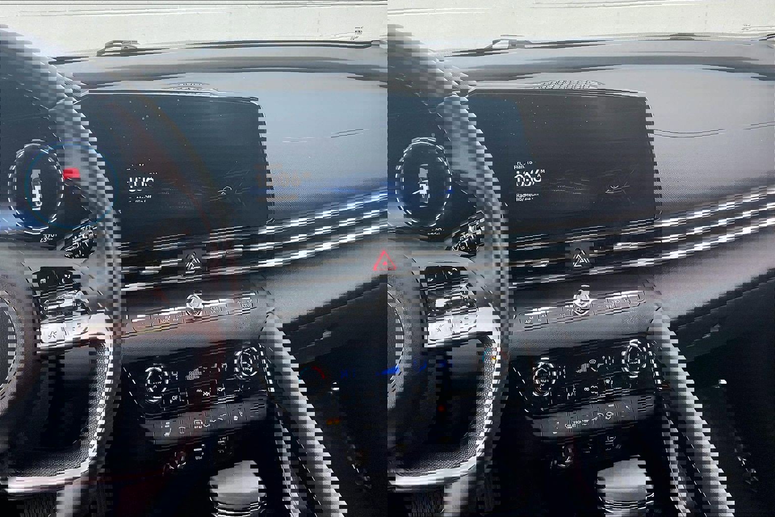 Used 2023 Hyundai Elantra SEL w/ Convenience Package image 7