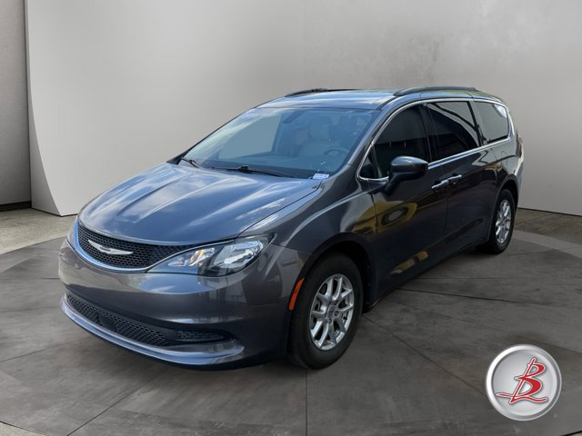 Used 2021 Chrysler Voyager Lxi FWD image 2