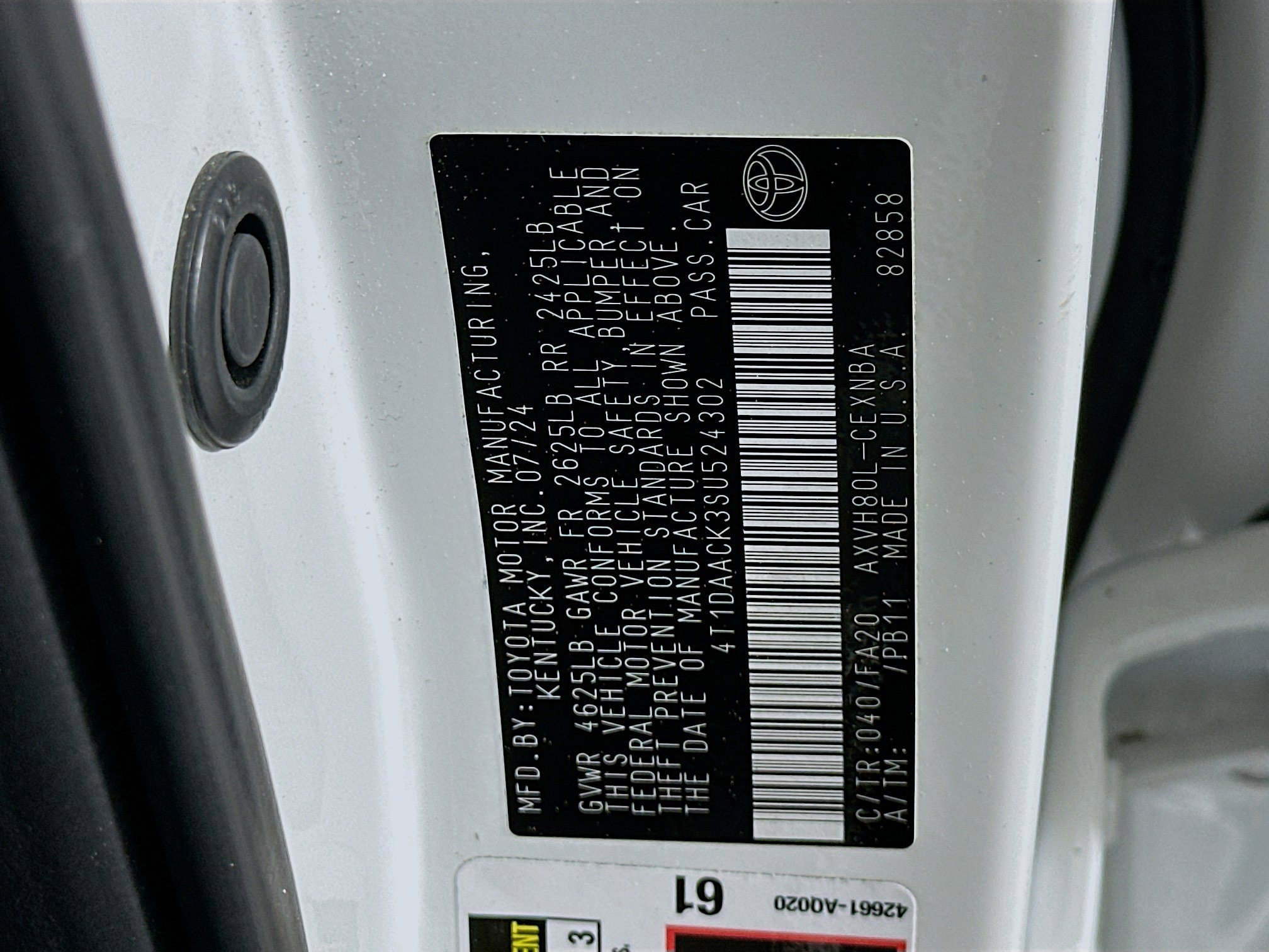 Used 2025 Toyota Camry LE image 12