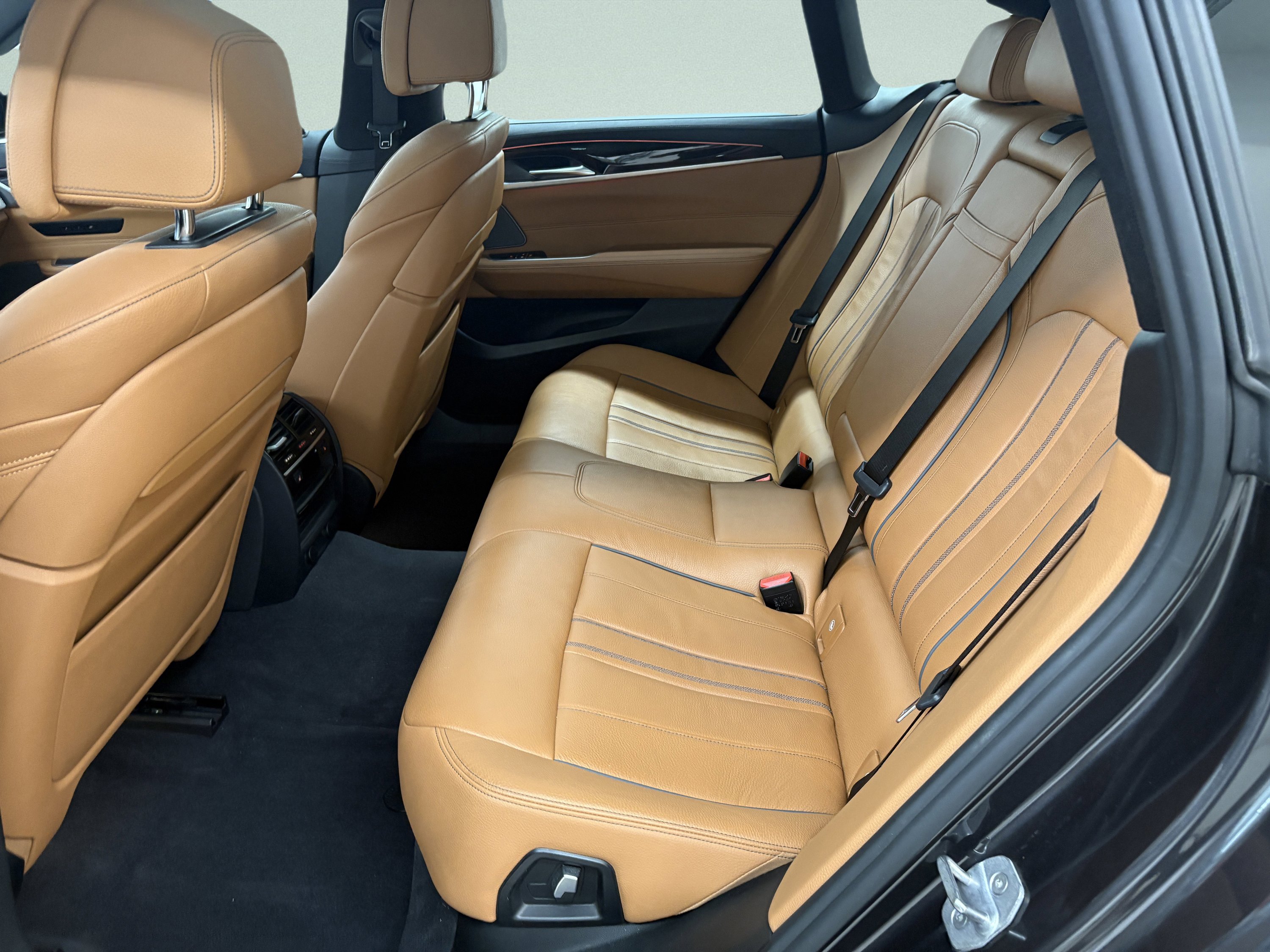 Used 2018 BMW 640i Gran Turismo xDrive image 10