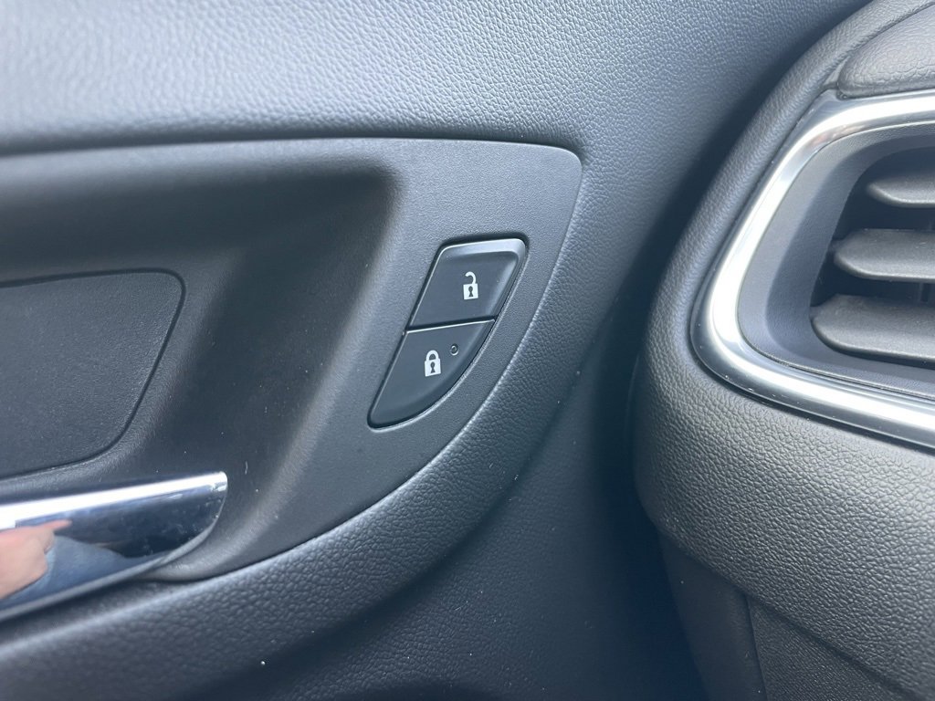 Used 2024 Chevrolet Equinox LT image 24